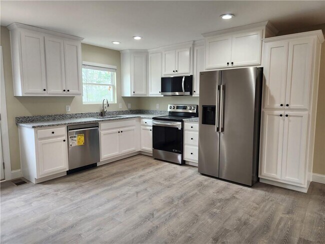 Photo - 280 Grand Oak Ln