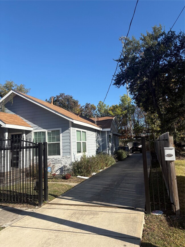 Photo - 3021 Gray St