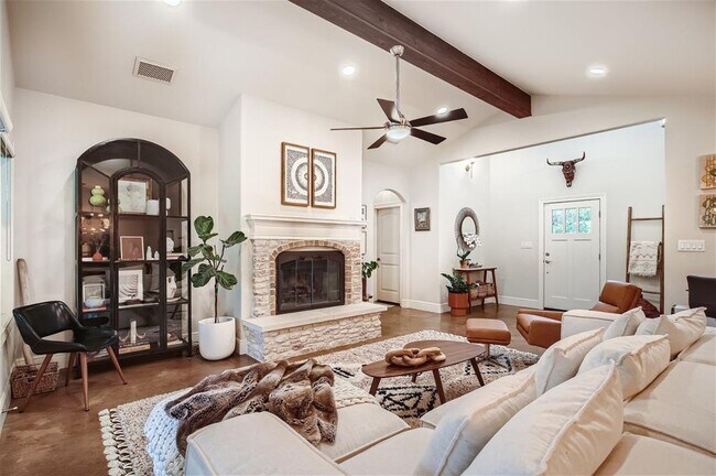 Photo - 21825 Briarcliff Dr