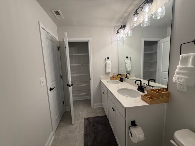 Photo - 4045 Grommet Ct