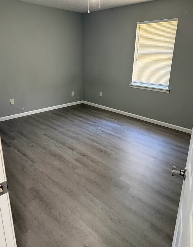 Photo - 162 Windy Hill Pl