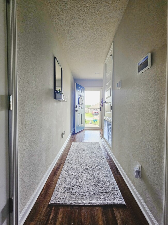 Photo - 10717 Ridgeview Dr