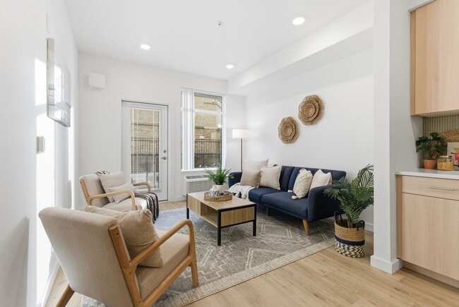 District Lofts at Garland!!