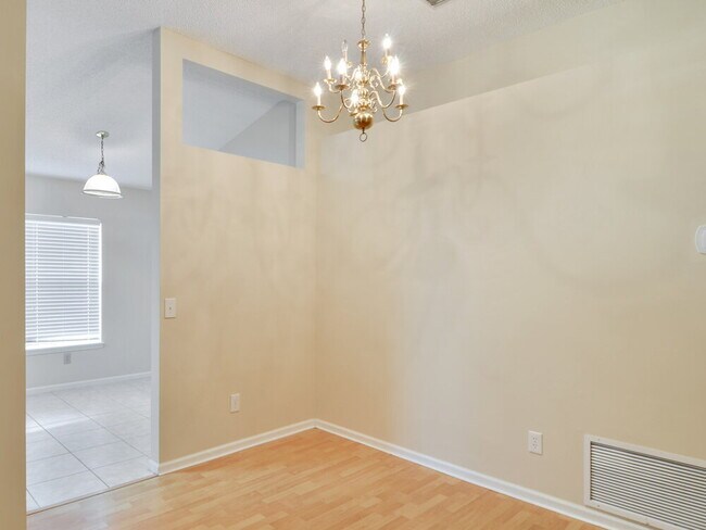 Photo - 12440 Weyburn Ct