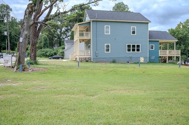 Photo - 1993 Reynolds Dr SW