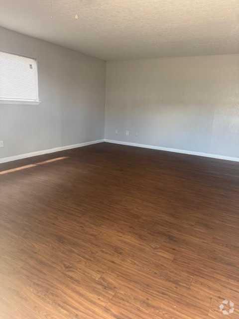 Building Photo - 5220 Weber Rd Rental