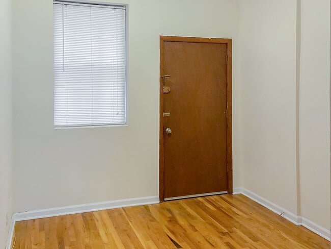 Photo - 2521 N Lincoln Ave Unit D2