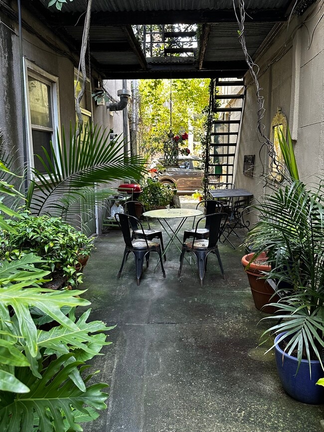 Photo - 219 Abercorn St Unit F2