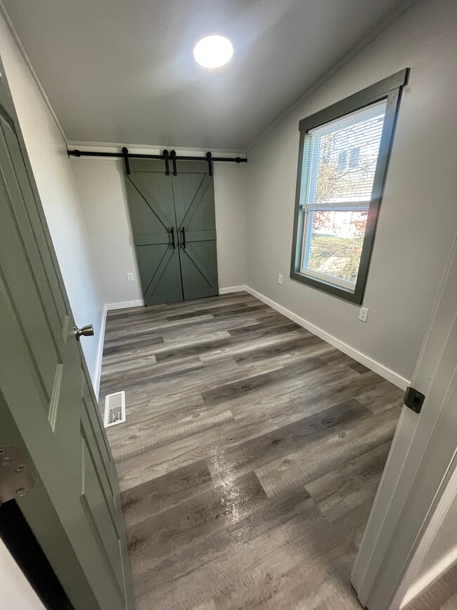 Photo - 2045 Dave Buck Rd