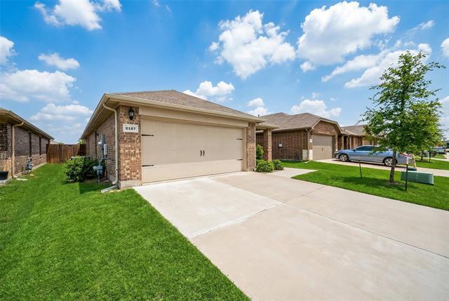 Building Photo - 2127 Ocelot St