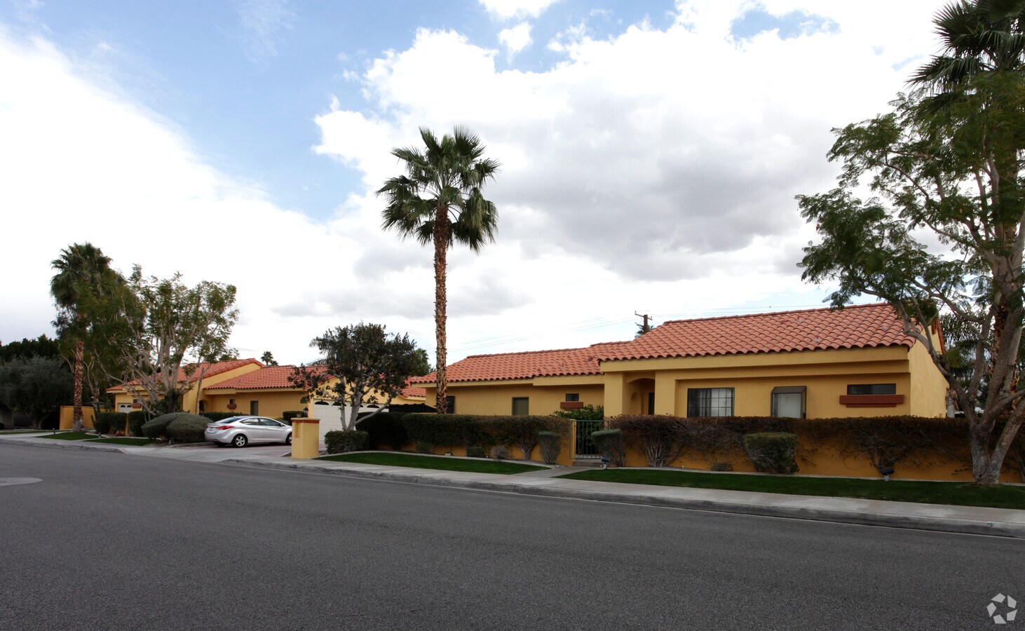 Photo - Shadow Mountain Villas Apartments