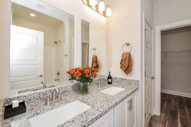 Photo - 1198 Walker Point Way