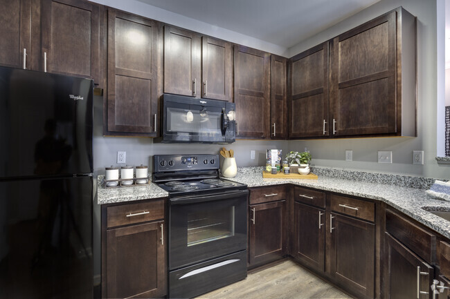 Interior Photo - York Woods at Lake Murray Apartment Homes