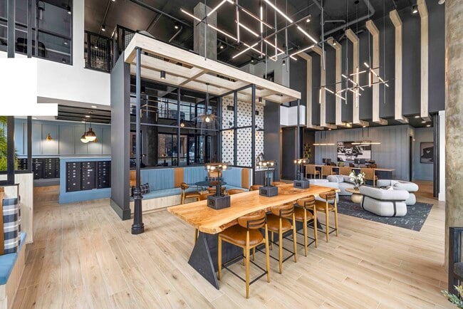 Building Photo - MAA Plaza Midwood