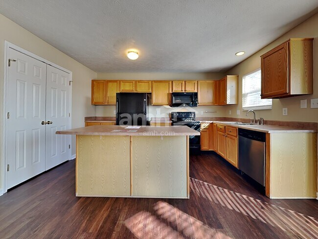 Photo - 3207 Creekshore Dr