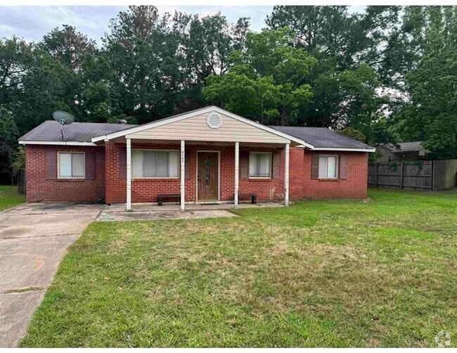 Building Photo - Charming 3 Bedroom 2 Bath in Berkshire Hills Rental