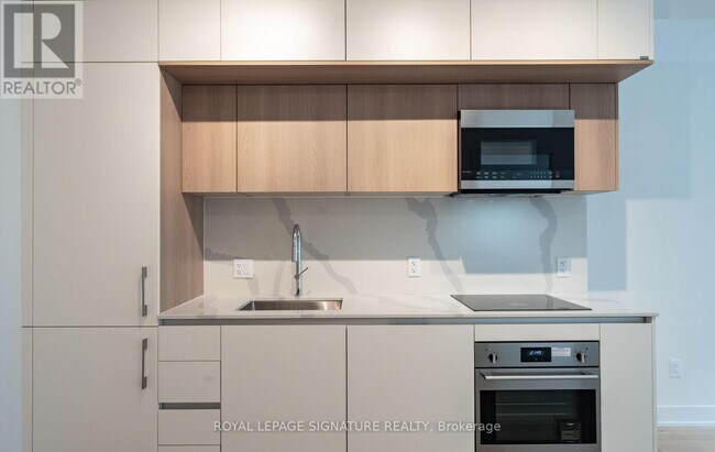 Photo - 322 Dupont St Unit 210