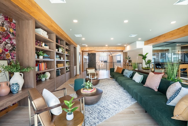 Building Photo - Somerset