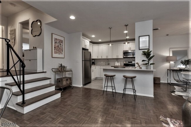 Photo - 27 S Mountain Ave