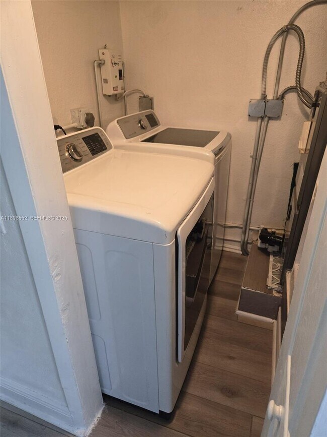 Photo - 2523 NW 32nd St Unit 2523