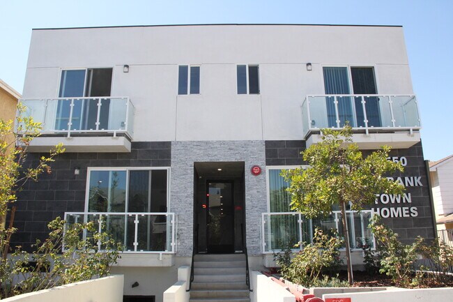 Photo - 14550 Burbank Blvd Townhome