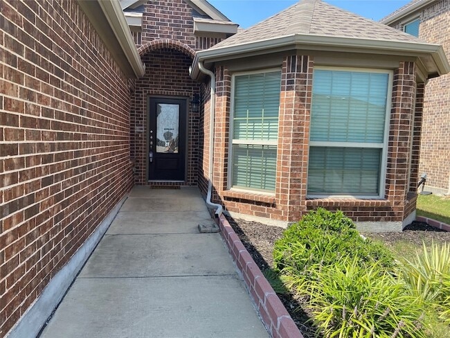 Building Photo - 801 Dickens Dr