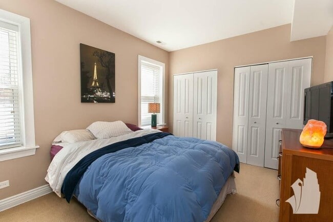 Photo - 4863 N Hermitage Ave