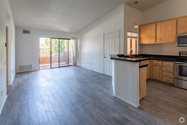 2BR, 2BA - 960 SF