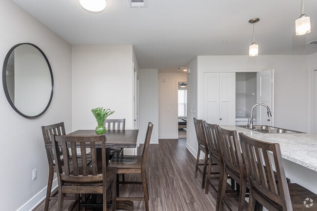 1BR, 1BA - One Bedroom - 735 SF