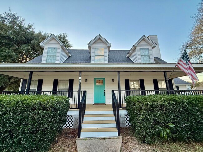 Building Photo - 1003 Sandra Dr