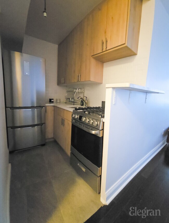 Photo - 225 E 36th St Unit APT 1A