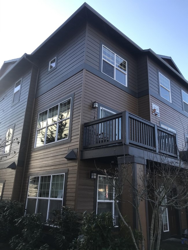Building Photo - 1050 SW 170th Ave Rental