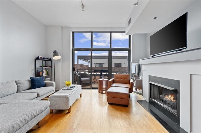 Photo - 1201 W Adams St Unit 807