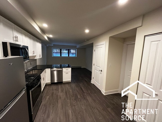 Building Photo - 720 W Grace St Unit 3S