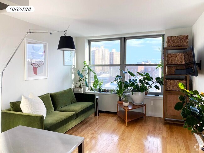 Building Photo - 33 Lincoln Rd Rental