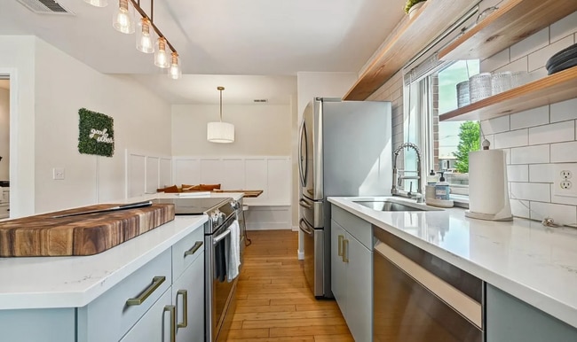 Building Photo - 1216 E 28th Ave Unit 201 Rental