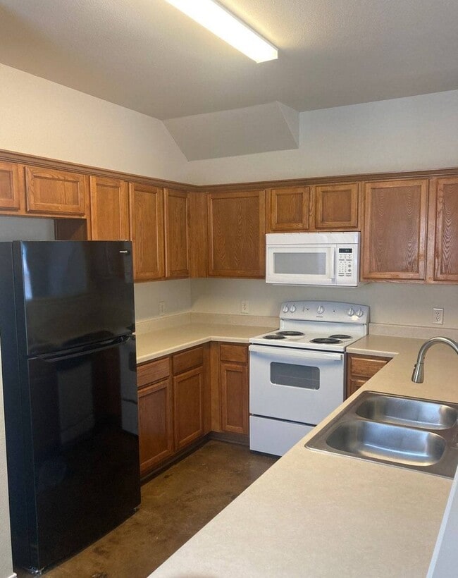 Photo - Spacious open concept duplex