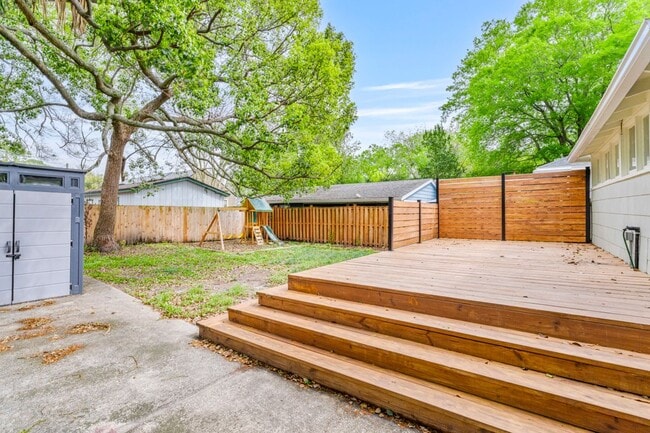 Photo - 4531 Attleboro St