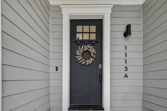 Photo - 1113 W 15th 1/2 St