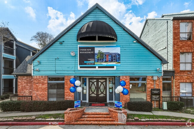 Leasing Center - Canfield Lakes