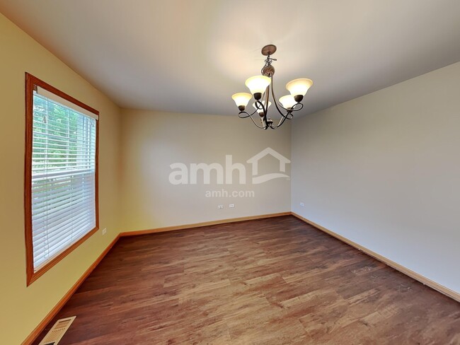 Photo - 1305 Bassett Dr