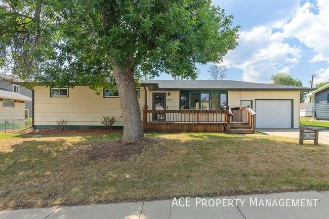 Photo - 209 Wedgewood Dr
