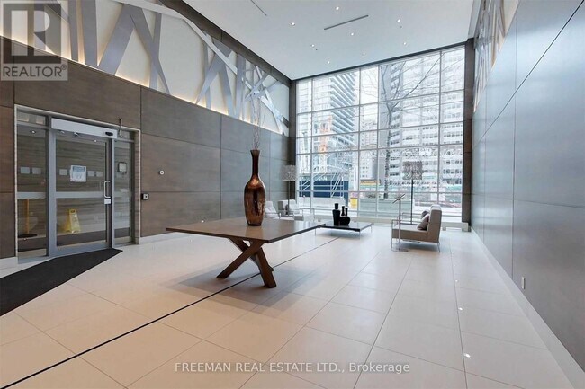 Photo - 96 St Patrick St Unité 1615