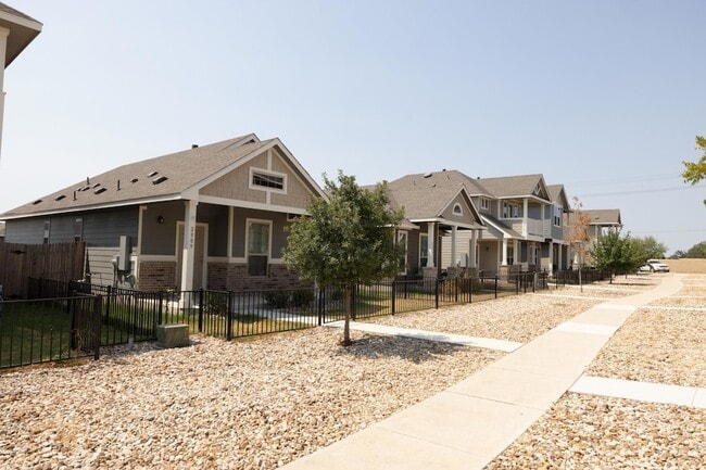 Photo - 2809 Seneca Path Unidad 30