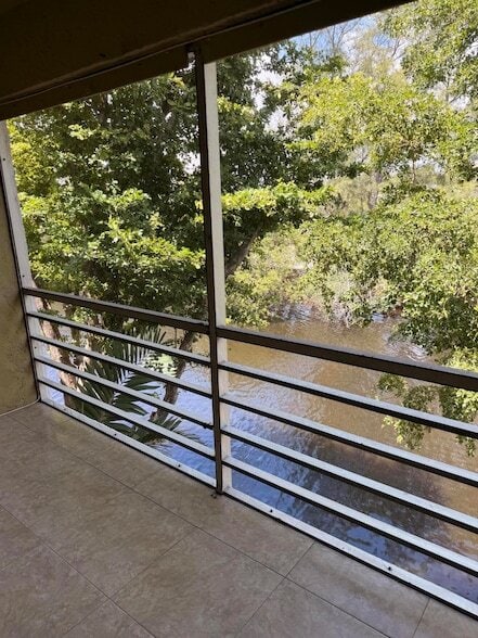 Photo - 1400 NE 57th St Unit 302