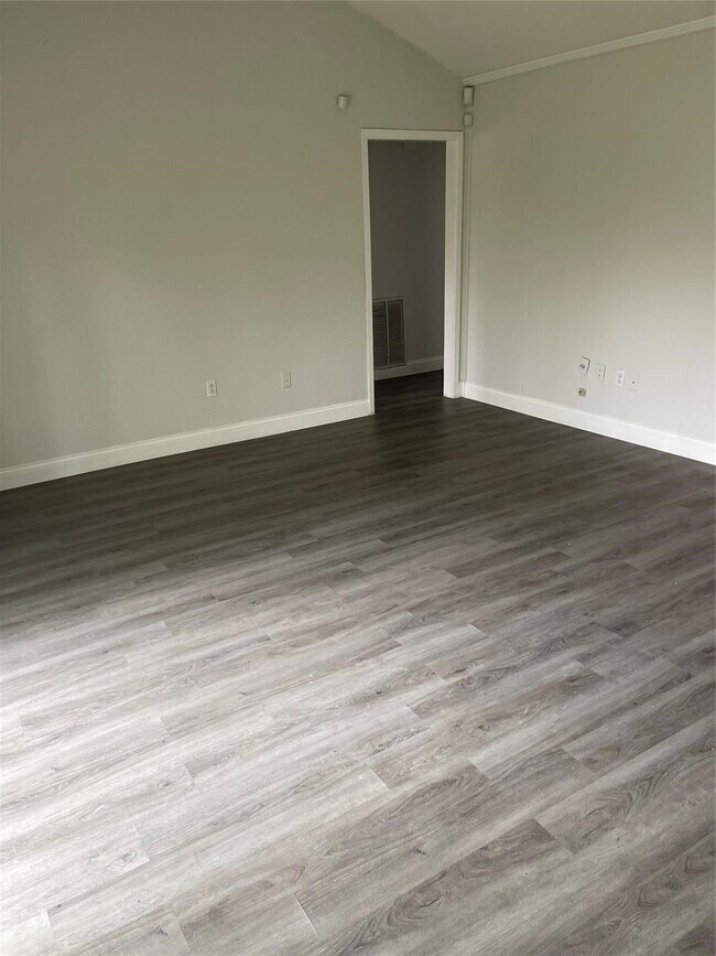 Photo - 12659 Chiswick Rd