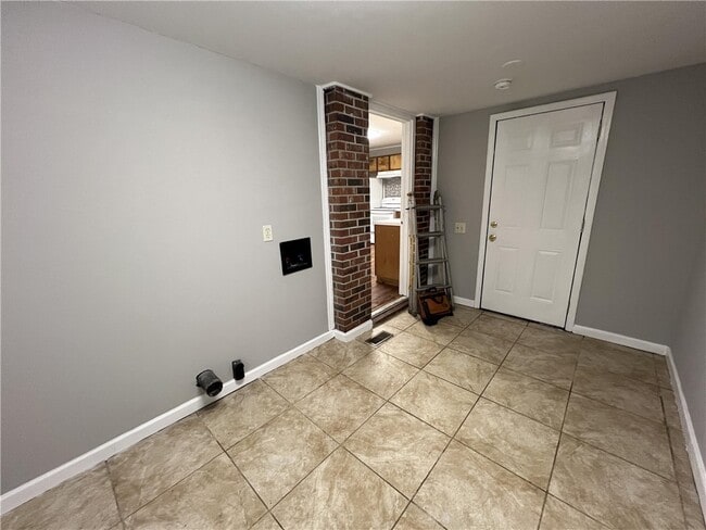Photo - 206 Dickson St