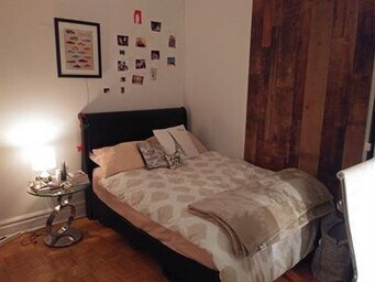 Building Photo - 710 Spadina Ave. Unit 401