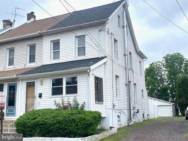 Building Photo - 434 Pierce St Rental
