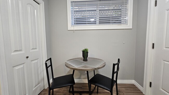 Photo - 5741 Shawnigan Dr